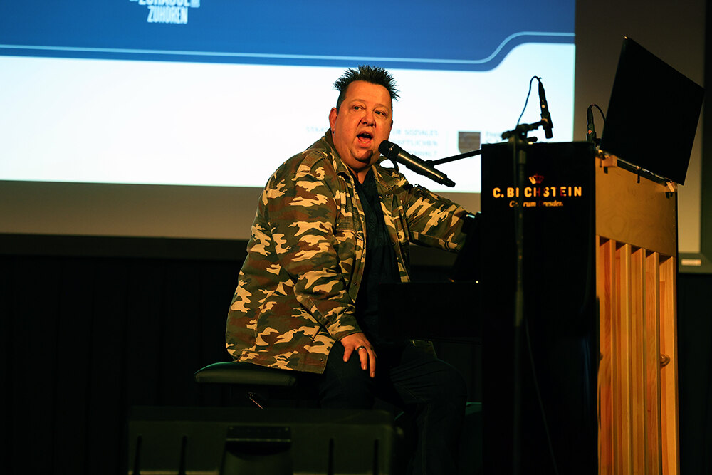 Sebastian Krumbiegel am Klavier